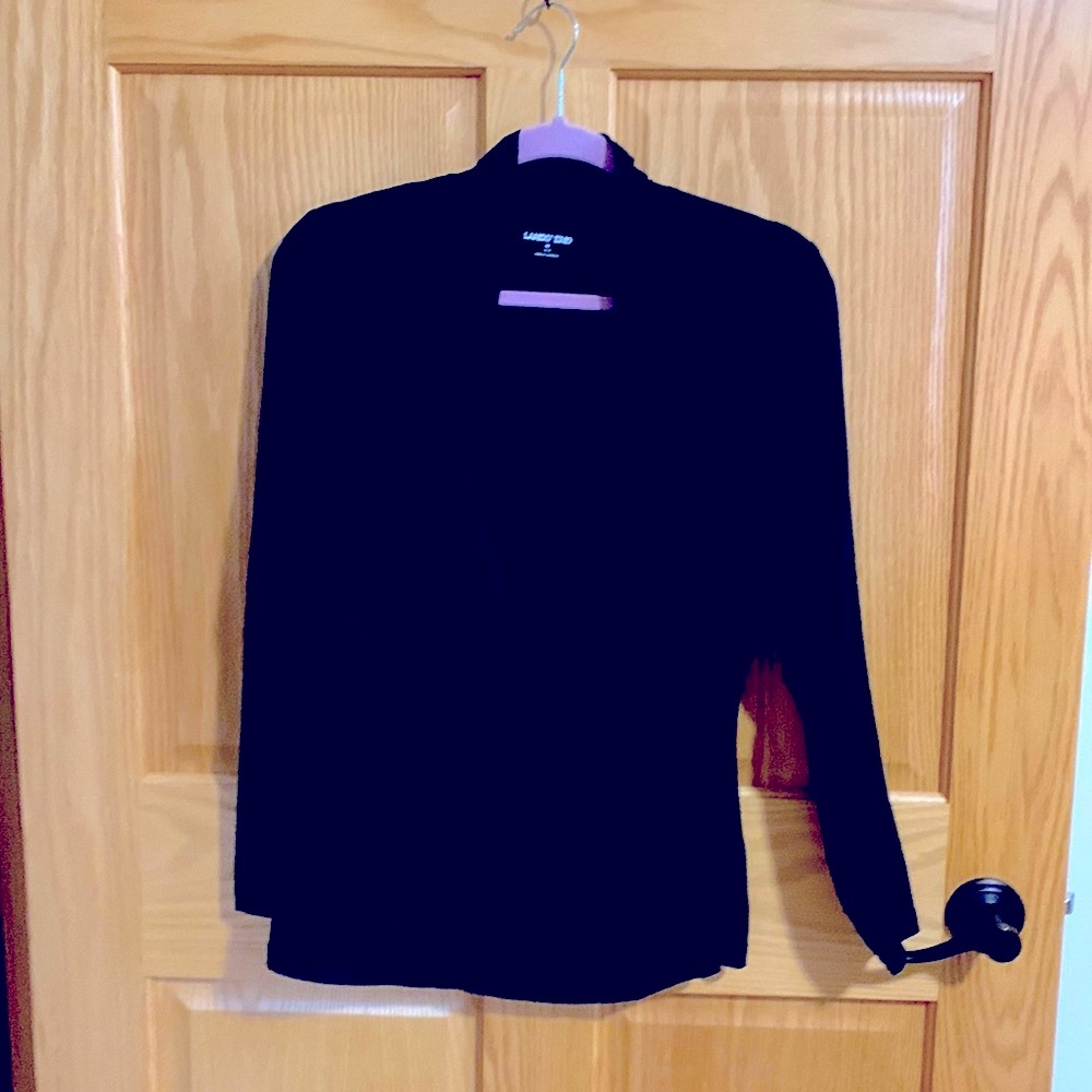 Super flattering black cross over top